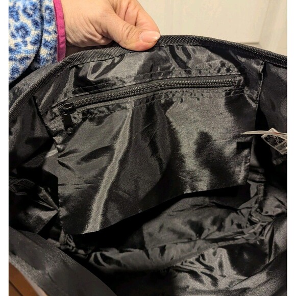 Retro Y2K Street Fighter IV: Chun Li Messenger Bag Capcom Black & White NWT - Picture 9 of 10